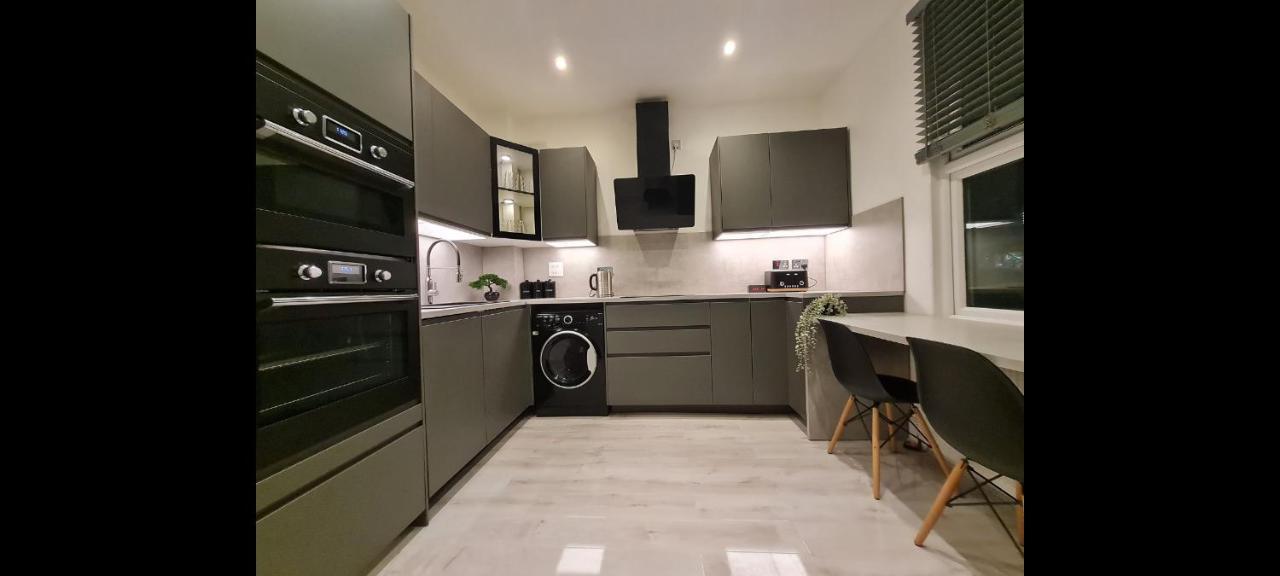 Double Room In Shared Flat ลอนดอน ภายนอก รูปภาพ